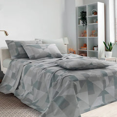 Lenzuolo Copriletto Gabel in cotone con fantasia geometrica color grigio fumo. Varie forme geometriche, diversi toni di grigio.
