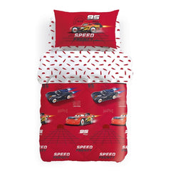Trapunta invernale Cars Frenzy, linea Caleffi Disney, in puro cotone per letto singolo. Piumone in fantasia con le macchine di Cars su fondo rosso, ideale per i tuoi bambini