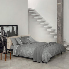 Trapunta invernale matrimoniale Galuchat di Fazzini. Piumone in percalle di cotone, microfantasia grigio.