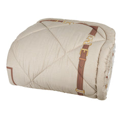 Trapunta invernale matrimoniale Borbonese Belt, in raso di puro cotone. Il piumone Belt è caratterizzato dalla tipica stampa Borbonese a occhio di pernice color nocciola/beige, incorniciata da un'elegante cintura che dà il nome al prodotto. Perfetto sia per camere da letto moderne che tradizionali.