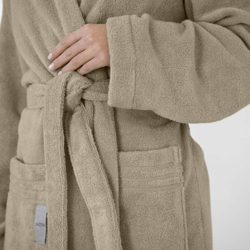 Accappatoio Coccola Fazzini in morbida Spugna di puro cotone. Colore corda tortora beige.