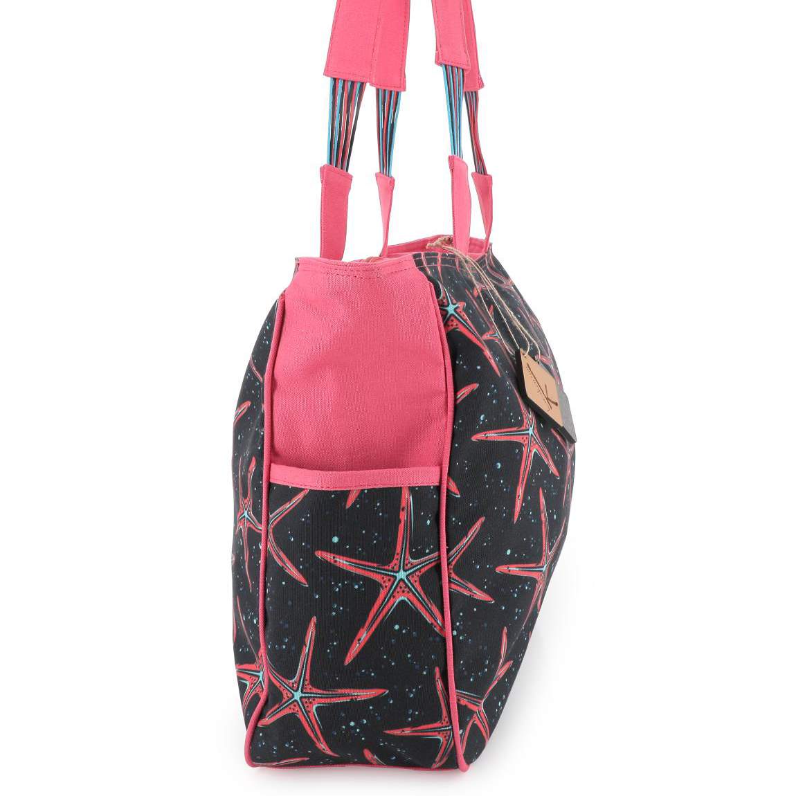 Borsa mare Kunis. Borsa da spiaggia in fantasia, con stelle marine rosse su fondo nero. Vista laterale con tasche esterne.