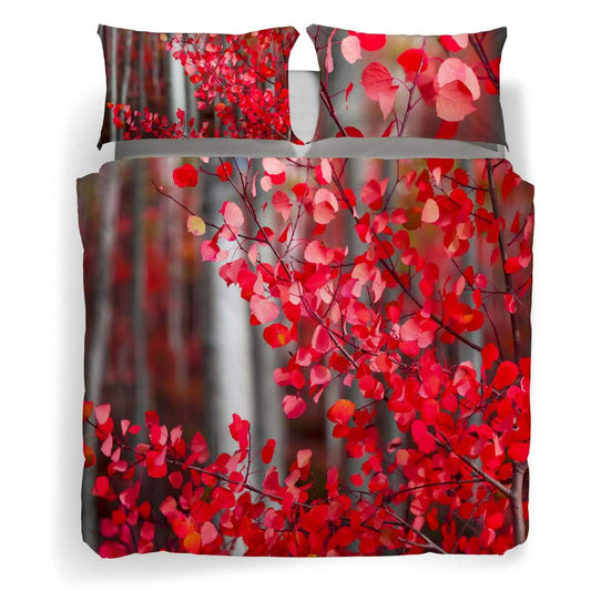 Completo copripiumino matrimoniale Autumn Passion di Caleffi, in puro cotone anallergico e traspirante. Fantasia che ritrae un bosco nel periodo autunnale, con in primo piano un albero dalle foglie rosse. Stampato in digitale ad alta definizione.