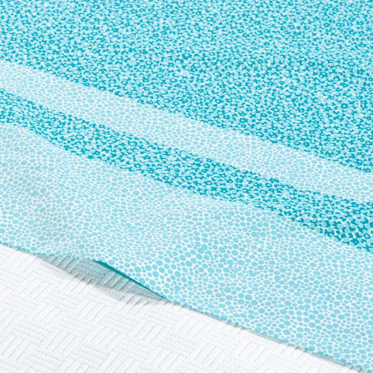 Completo lenzuola Caleffi Farfalle in puro cotone. Disponibile nella misura per letto singolo, piazza e mezza, piazza e mezza maxi (francese) e matrimoniale.Fantasia moderna in stile "Borbonese", nella variante di colore anice/azzurro. Le federe sono stampate in digitale e presentano una fantasia con farfalle colorate sui toni del verde azzurro.