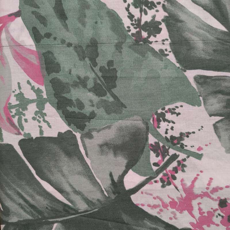 Lenzuolo copriletto Gabel Saint Tropez. Fantasia foglie tropicali verdi su fondo rosa phard
