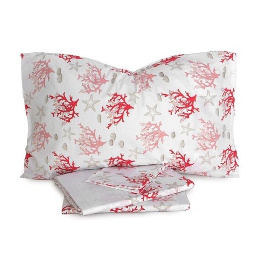 Completo lenzuola Caleffi Coralli in puro cotone. Disponibile nella misura per letto singolo e piazza e mezza. Il completo lenzuola Coralli presenta una fantasia estiva con coralli rossi e stelle marine su fondo bianco