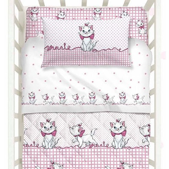 lenzuolo culla caleffi disney aristogatti. Fantasia con gattina Minou su fondo bianco e rosa.