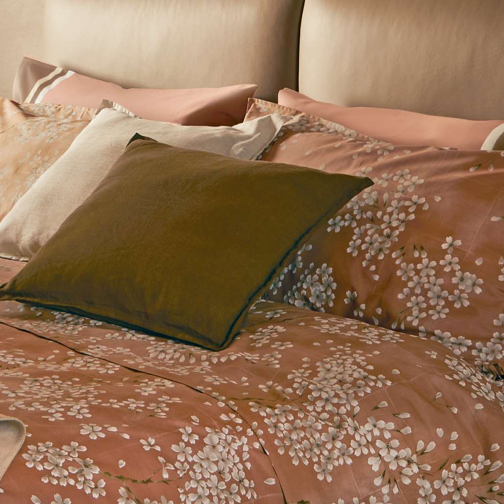completo lenzuola fazzini kimono fantasia fiori bianchi su fondo sandalo