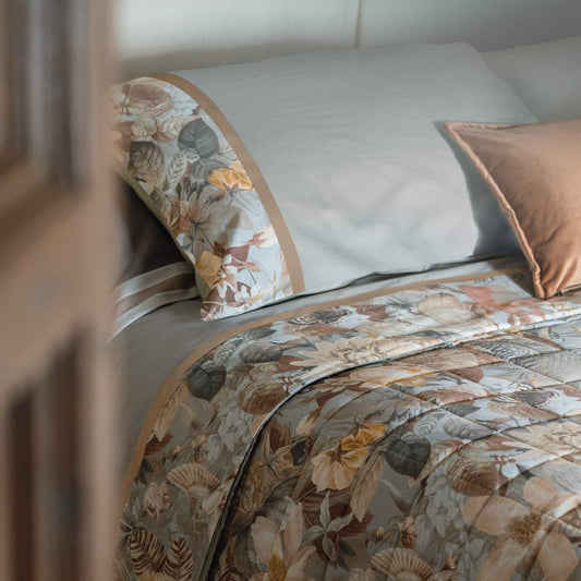 Completo lenzuola matrimoniale Fazzini Protea, in flanella di cotone. Fantasia floreale grigio betulla