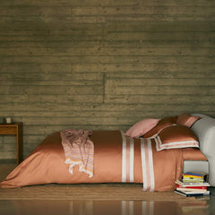 Completo lenzuola sentieri Fazzini matrimoniale sandalo. lenzuolo tinta unita con balza a contrasto.