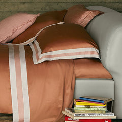 Completo lenzuola sentieri Fazzini matrimoniale sandalo. lenzuolo tinta unita con balza a contrasto.