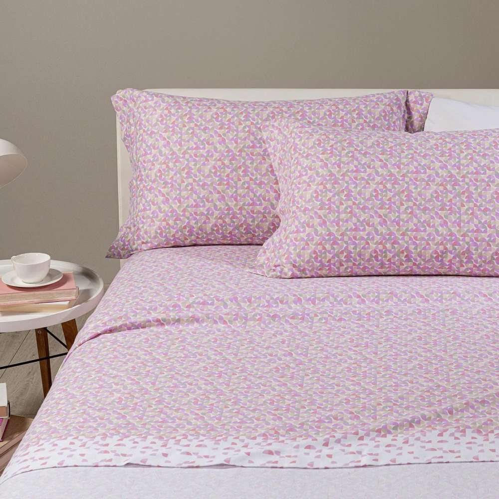 Completo lenzuola Caleffi Canada, in flanella di puro cotone. Fantasia geometrica stile mosaico colore rosa. Disponibile nella misura per letto singolo, piazza e mezza e francese (piazza e mezza maxi).