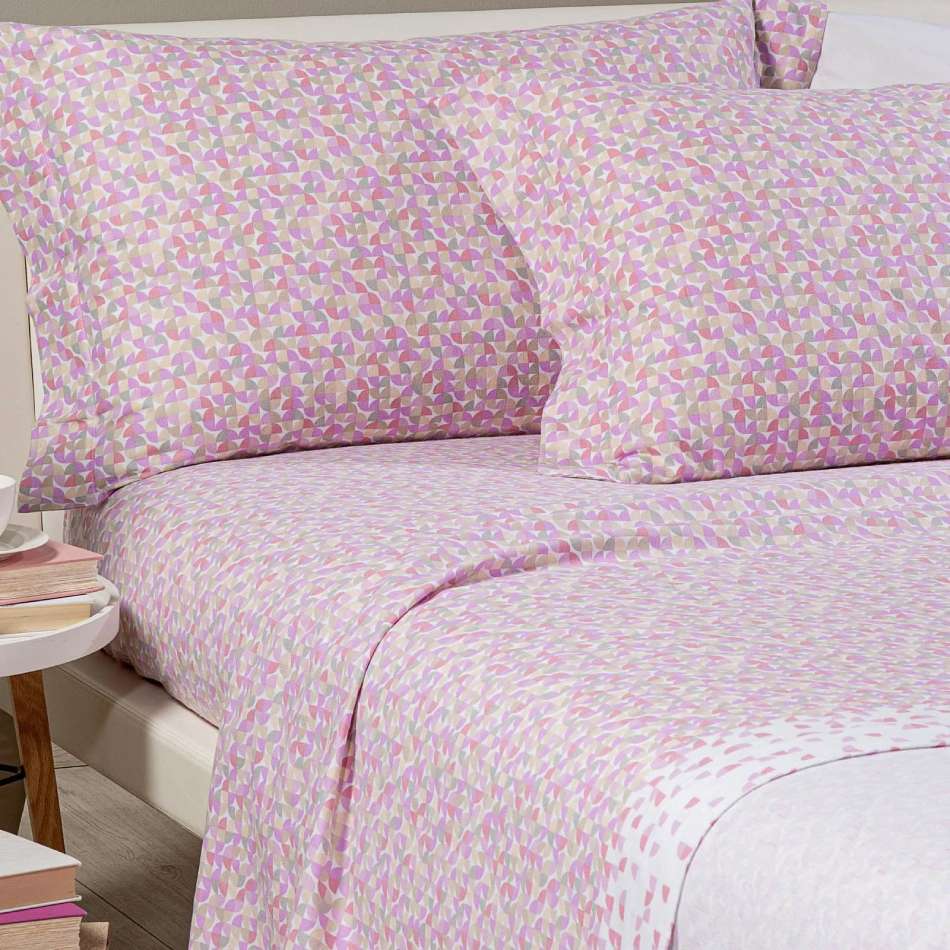 Completo lenzuola Caleffi Canada, in flanella di puro cotone. Fantasia geometrica stile mosaico colore rosa. Disponibile nella misura per letto singolo, piazza e mezza e francese (piazza e mezza maxi).