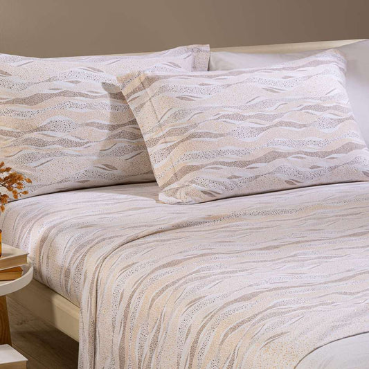 Completo lenzuola Caleffi Sky, in flanella di puro cotone. Fantasia moderna, con puntini che si uniscono a formare delle onde. Colore naturale beige tortora. Disponibile nella misura per letto singolo, piazza e mezza e matrimoniale maxi.