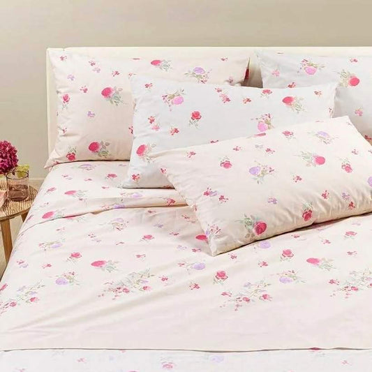 Completo lenzuola Caleffi Flora in puro cotone. Disponibile nella misura per letto singolo, piazza e mezza e matrimoniale. Il completo lenzuola Flora presenta una delicata fantasia floreale con fiori rossi e glicine su fondo giallino.