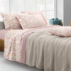 Lenzuolo Gabel Florianopolis in cotone. Fantasia con fiori rosa su fondo chiaro. Per letto singolo, francese e matrimoniale.