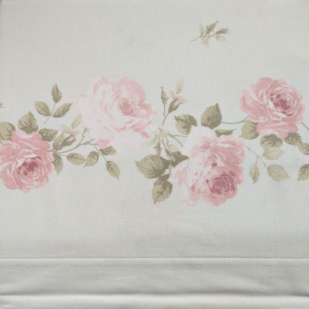 Completo lenzuola Caleffi Flory in flanella di puro cotone.
Romantica fantasia floreale con rose su fondo beige.