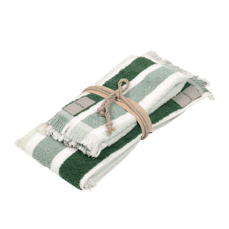 Coppia asciugamani Fazzini Gradazioni, in spugna di puro cotone tinta in filo. Morbidi asciugamani con fantasia a righe di diversa larghezza e colore. colore surf verde