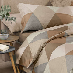 Copripiumino Caleffi Londra in cotone, fantasia geometrica a rombi moka tortora.