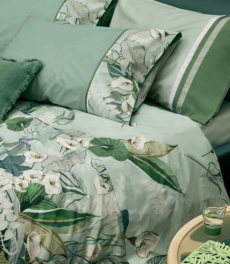 lenzuolo copriletto Fazzini Calle. Fantasia con calle e foglie su fondo verde.
