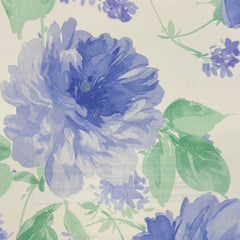 Lenzuolo copriletto matrimoniale Delice di Somma, in percalle di cotone. fantasia stile acquerello con grandi fiori azzurri