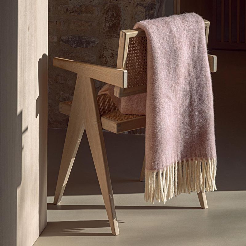 plaid cromatismi fazzini in lana tinta unita rosa panna con frange
