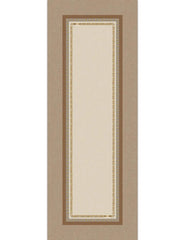 Runner Borbonese Posh in puro cotone. Variante di colore bordeaux. Corsia dalla fantasia moderna in cui la tipica stampa Borbonese a occhio di pernice è incorniciata da una catenina dorata recante il logo Borbonese. La parte esterna riprende la stessa fantasia nella colorazione nocciola tortora