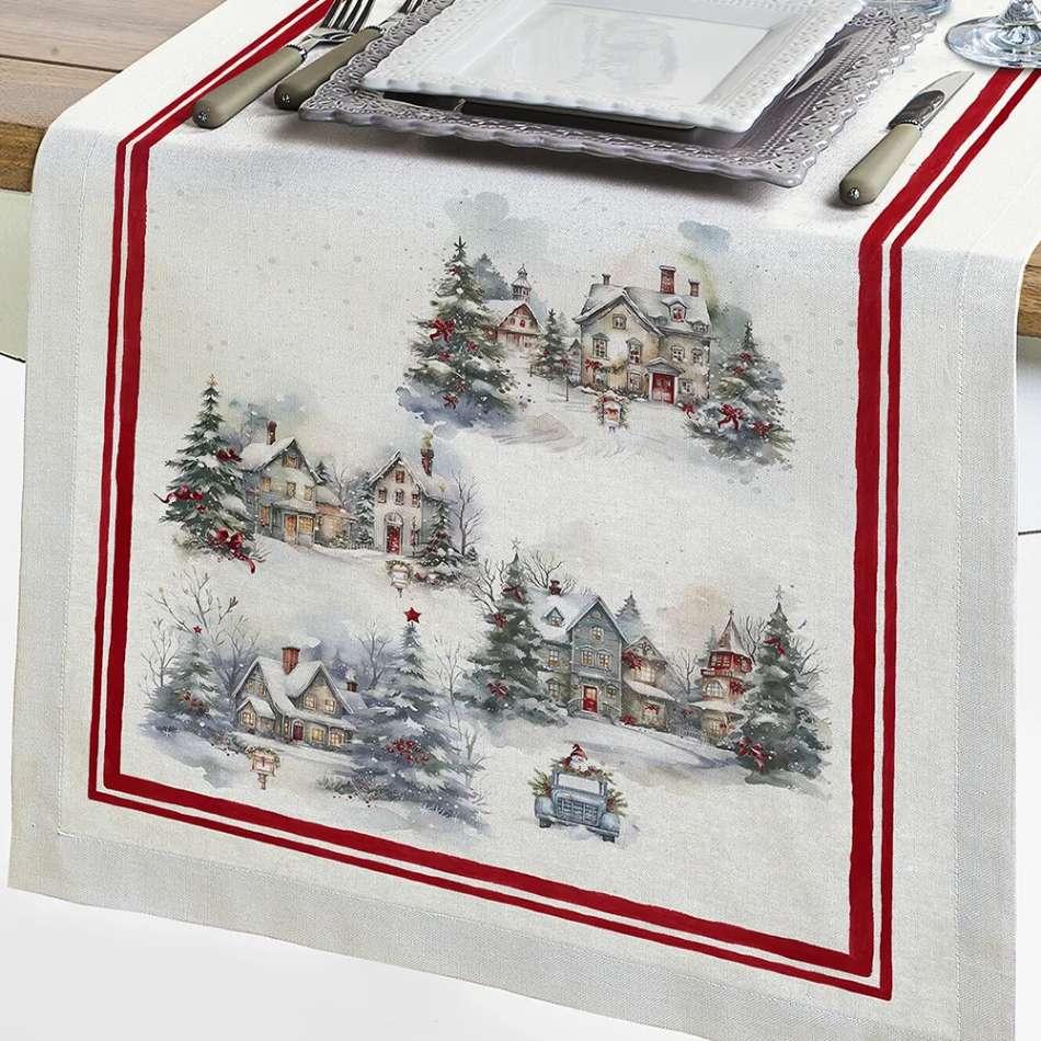 Corsia natalizia Frozen di Tessitura Randi.
Runner fantasia con paesaggio natalizio: case innevate e abeti addobbati su fondo chiaro. Il tutto racchiuso in una cornice di colore rosso.