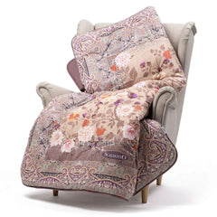 Scaldotto Giava di Caleffi, in cotone caldo con stampa digitale. Fantasia floreale con fiori bianchi e cornice kashmir. Colore ambra.
Lo Scaldotto è un morbido plaid con esterno in cotone smerigliato effetto cashmere, che offre una sensazione di morbidezza e comfort sulla pelle. Imbottito con morbida microfibra anallergica SOFY da 250 g/mq, che assicura un'uniforme distribuzione del calore.