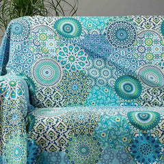 Telo Arredo multiuso Etnic di Caleffi, in puro cotone. Fantasia geometrica moderna colore bluette. Il telo arredo Grandecor Etnic di Caleffi è in puro cotone e può essere utilizzato come copriletto, copritavolo e copridivano. Il telo arredo Etnic è disponibile nella misura "letto matrimoniale" 270x270 cm.