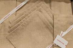 servizio tavola Borbonissima borbonese in lino e cotone colore miele. tovaglia con tovaglioli fantasia occhio di pernice