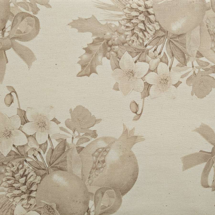 Tovaglia natalizia Melograni di Gabel-Vallesusa. Tovaglia in fantasia floreale tono su tono, con melograni e fiori su fondo tortora.