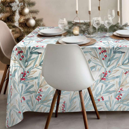 Tovaglia natalizia Winter di Gabel. Tovaglia rettangolare stampata con pigmento metallizzato su panama di puro cotone. Variante naturale/beige. La tovaglia Winter presenta una raffinata fantasia natalizia, con un foliage dai toni oro/beige sul quale spiccano le bacche rosse