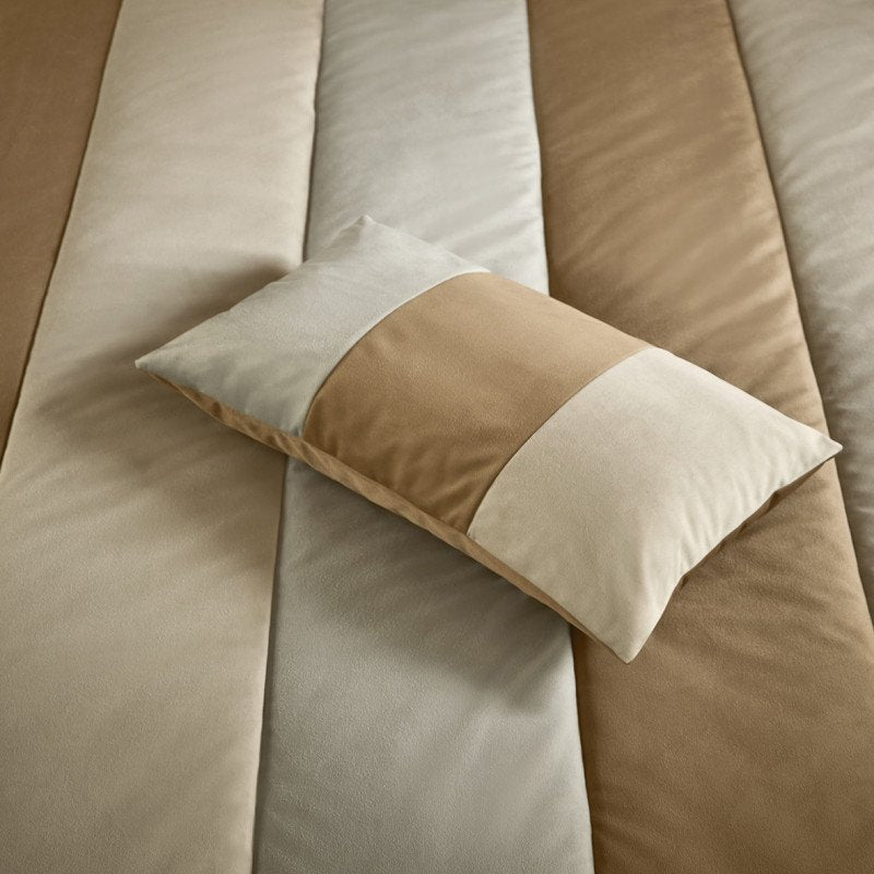 trapunta arcimboldi patchwork fazzini atelier matrimoniale. in velluto a fasce beige cammello