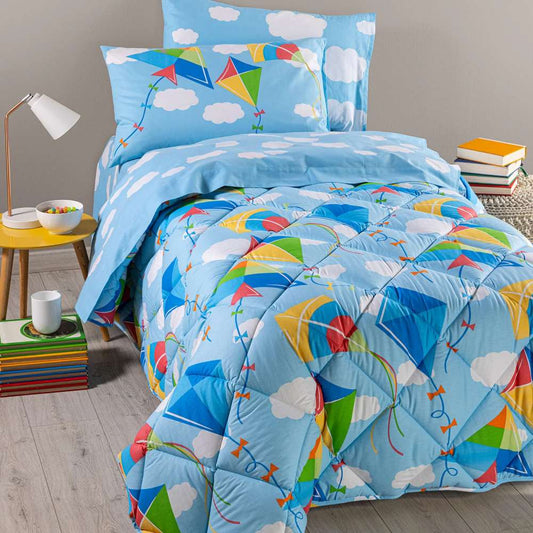 Trapunta invernale Caleffi Aquiloni in cotone. Piumone fantasia con aquiloni su fondo azzurro. Per letto singolo e piazza e mezza.