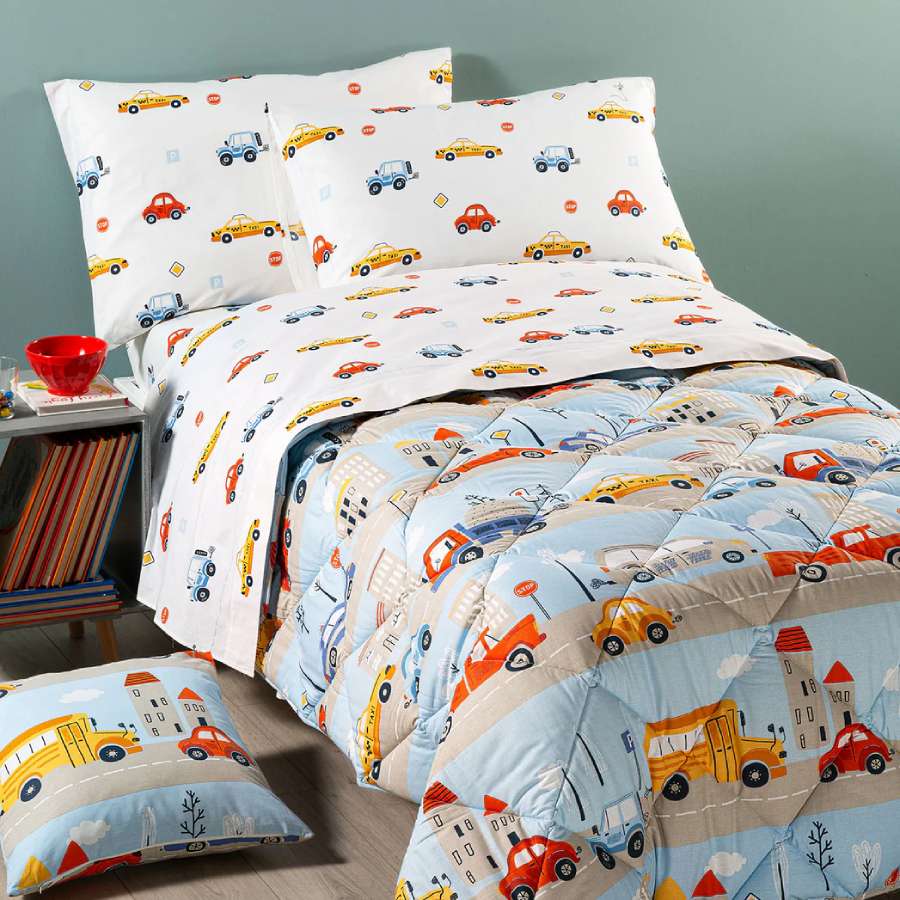 Trapunta invernale Caleffi Car in puro cotone per letto singolo e piazza e mezza. Fantasia con macchine colorate su fondo turchese. Ideale per i tuoi bambini.