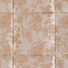 Trapunta invernale matrimoniale Caleffi Fioralba, in prezioso raso jacquard
Il piumone Fioralba è caratterizzata da una fantasia floreale tono su tono, nella variante di colore tortora/bronzo. Dettaglio fantasia
