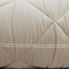 Trapunta invernale matrimoniale Borbonese Century. Piumone fantasia a occhio di pernice. Colore ecrù beige.