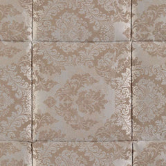 Trapunta invernale matrimoniale Caleffi Mida, in prezioso raso jacquard. Il piumone Mida presenta una fantasia dallo stile classico, nella variante di colore naturale tortora.