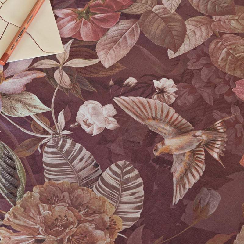 Trapunta Invernale matrimoniale Fazzini Protea. Fantasia a fiori su fondo bordeaux burgundy