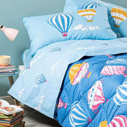Trapunta invernale Caleffi Mongolfiere in puro cotone per letto singolo. Piumone fantasia per bambino o bambina con mongolfiere colorate su fondo azzurro.