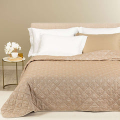 trapuntino Danubio caleffi matrimoniale. Fantasia con motivi ornamentali classici colore biscotto su raso jacquard