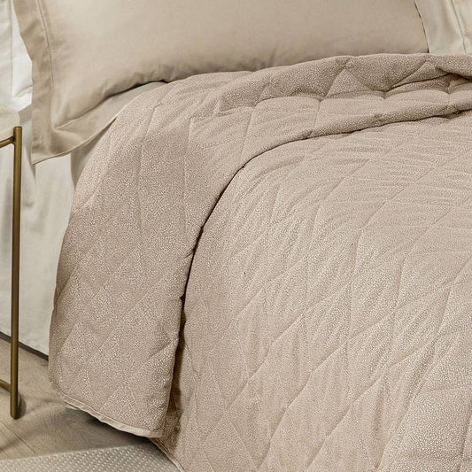 Trapuntino matrimoniale Caleffi Lagoon in raso jacquard. Fantasia puntinata, colore naturale (tortora).