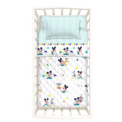 Set culla comprensivo di trapunta primaverile e paracolpi in cotone Caleffi Disney. Fantasia Baby Mickey, con Topolino su fondo bianco.