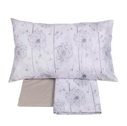 Completo lenzuola matrimoniale Fazzini Soffio di Neve in raso di puro cotone. Fantasia floreale su federe e lenzuolo colore bianco/grigio. Lenzuolo con angoli colore beige/tortora.