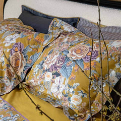Lenzuola Fazzini Aubusson in percalle di puro cotone. Fantasia floreale con fiori chiari su fondo senape