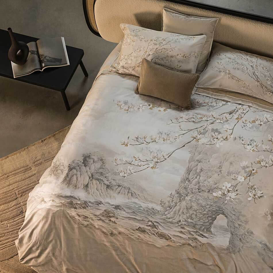 Copripiumino matrimoniale Fazzini Panta Rei in raso di puro cotone. Fantasia floreale colore naturale beige grigio