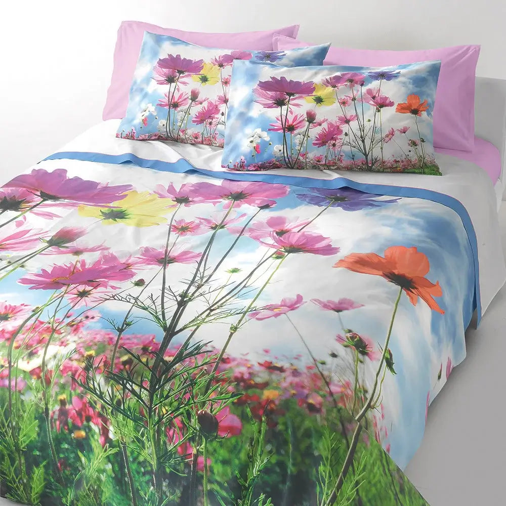 Lenzuolo Copriletto matrimoniale Cosmea di Gabel in puro cotone. Fantasia con fiori rosa, gialli e arancioni. Stampa digitale