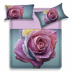 Lenzuolo copriletto matrimoniale Flos di Miss Terry - Biancaluna in puro cotone. Fantasia floreale con stampa digitale di alta qualità. Rosa su fondo azzurro verde