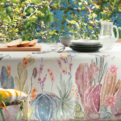 Tovaglia Gabel Cancun in panama di puro cotone con stampa digitale. Fantasia floreale con cactus di vari colori. Disponibile nella misura rettangolare, quadrata o rotonda